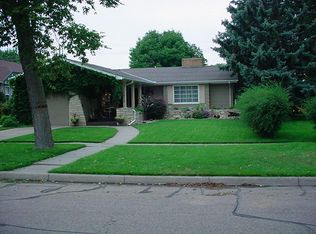 1812 W Division St, Grand Island, NE 68803