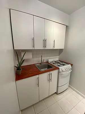 Rented by Douglas Elliman | media 18