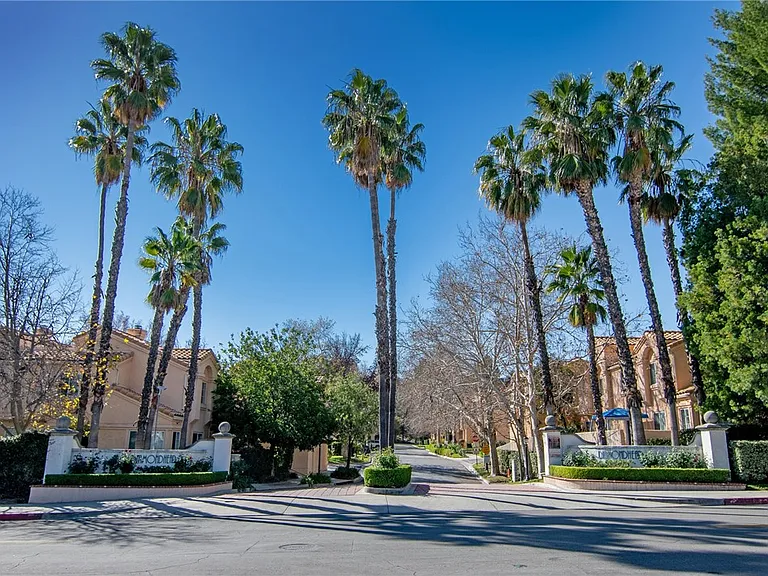 25126 Steinbeck Ave #H — Photo 21