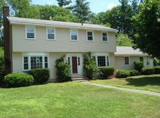10 Coleridge Rd, Nashua, NH 03062