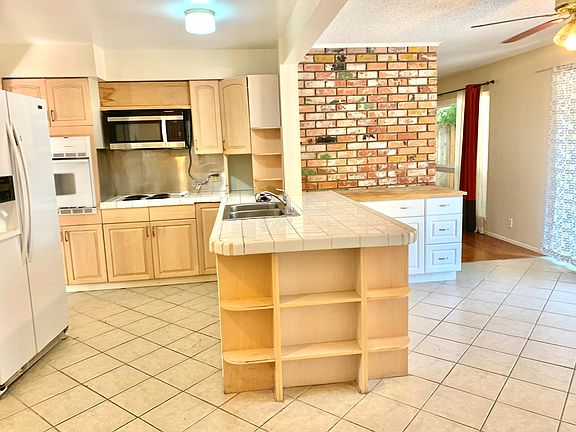 3rd image of 5533 Muir Dr