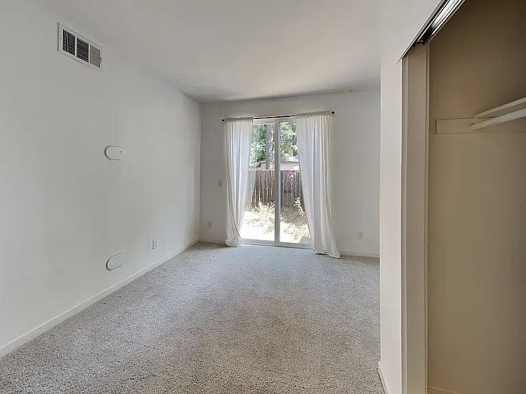 392 Midstream Ln — Photo 5