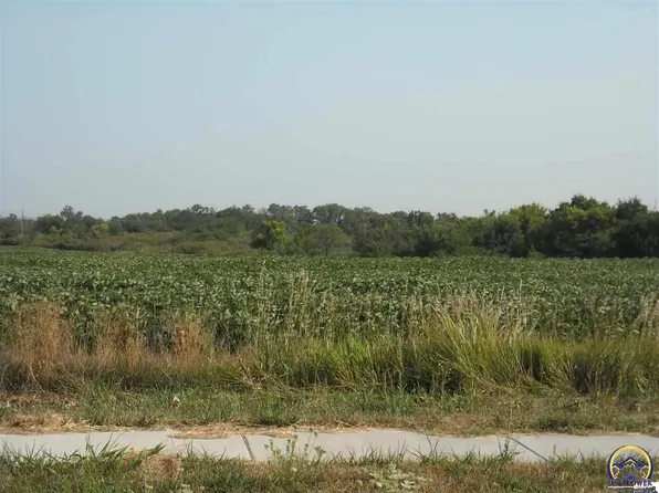 1 SW 17th St #B, Topeka, KS 66612