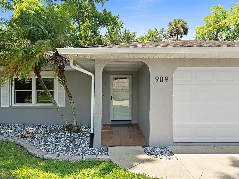 909 Bentwood Ln #1 — Photo 5