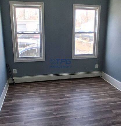 4th image of 440-442 Walnut St #442-1