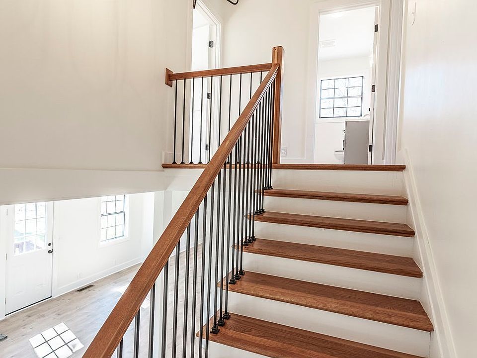 34th image of 655 Cummings Ln