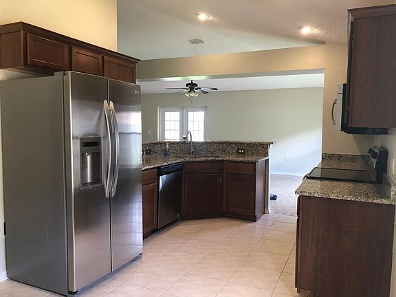 3rd image of 16826 Cornerwood Dr