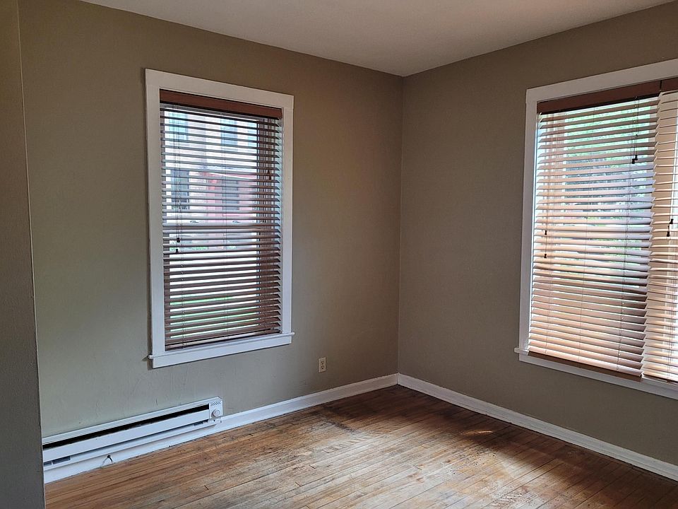 1st image of 655 17th Ave NE #3
