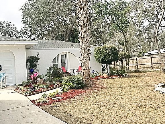 2nd image of 905 N Cypress Ave