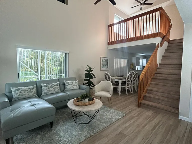 1136 Staghorn St — Photo 6