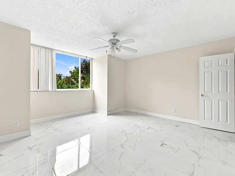 5120 Elmhurst Rd #A — Photo 33
