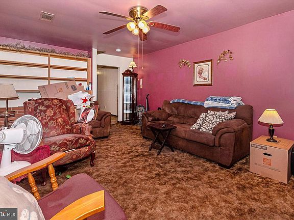 5th image of 840 Georgia Ave