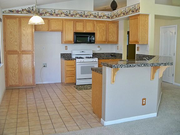 3rd image of 1068 Bristow St