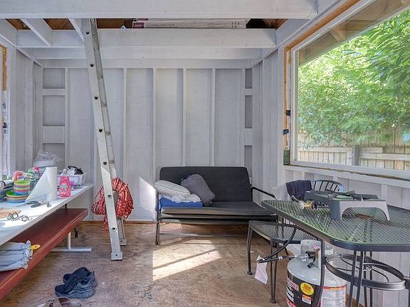 5th image of 205 Shady Glen Ave