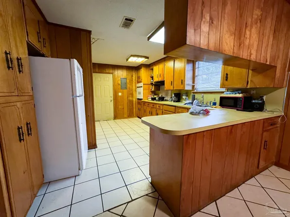 926 Bremen Ave #A, Pensacola, FL 32507