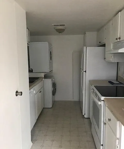 9005 E Lehigh Ave #3 — Photo 3