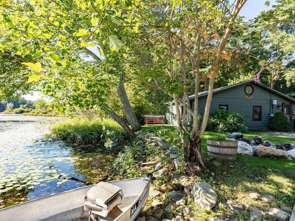 240 Maquan St, Hanson, MA 02341