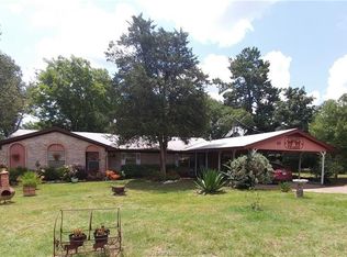 92 Fairway Dr, Hilltop Lakes, TX 77871