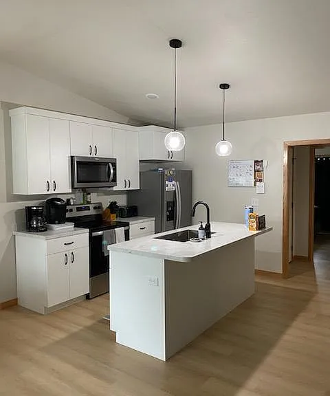 900 Ruud Ln — Photo 8