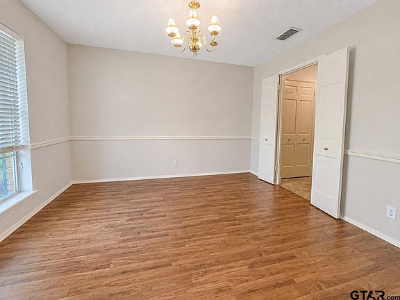 3rd image of 3720 Colony Park Dr #3722
