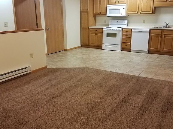 3rd image of 950 Linden Dr APT 204