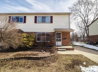 6742 Foxthorn Rd, Canton, MI 48187