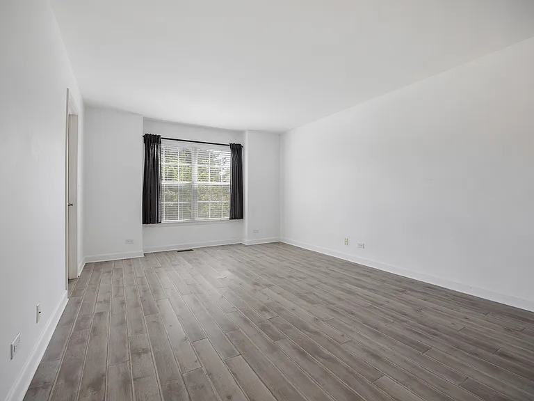 54 Egg Harbour Ct — Photo 14