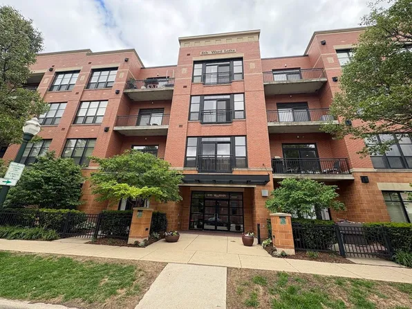 615 W Main St APT 305, Madison, WI 53703