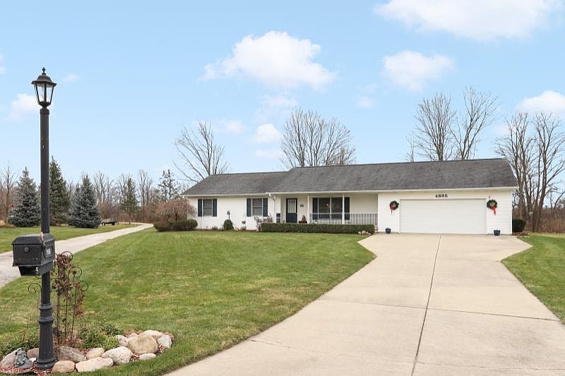 1st image of 4895 Canterbury Ct