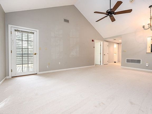 3rd image of 4208 Heatherwood Unit 4208