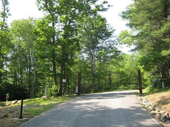 3rd image of 491 Forestgreen Dr