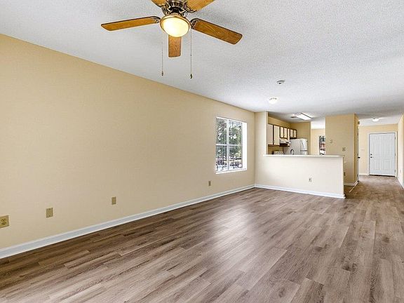5th image of 1095 W Plantation Dr. W #30-B
