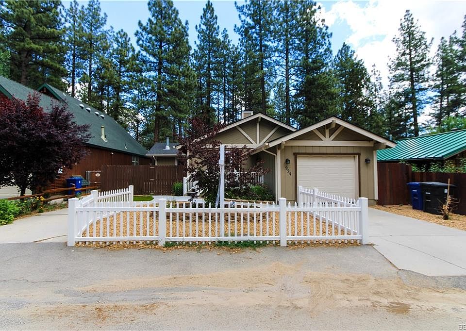 1st image of 924 Nana Ave