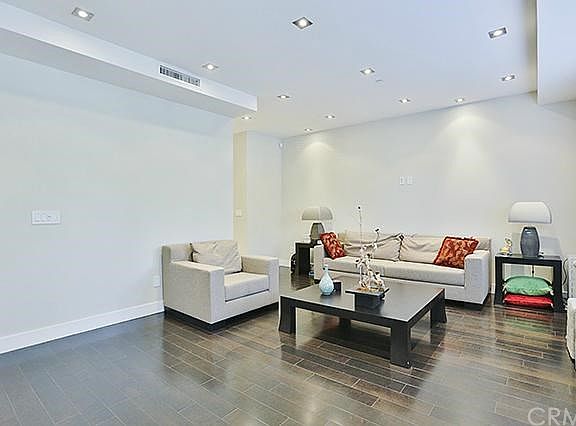 5th image of 443 N Palm Dr APT 101