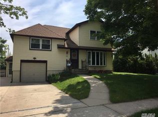 38 Birch St, Port Washington, NY 11050