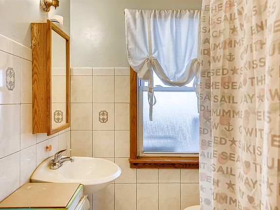 5th image of 205 S Harold Ave
