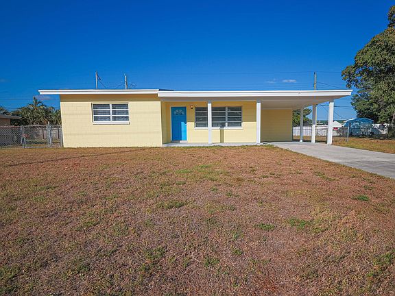 2nd image of 116 NE Entrada Avenue