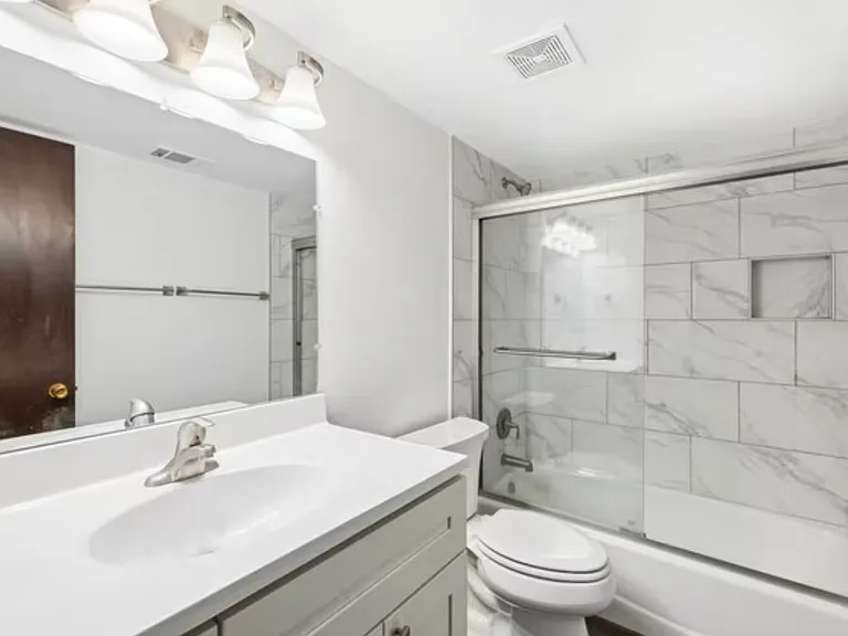 6710 S 83rd Ave #15 — Photo 7