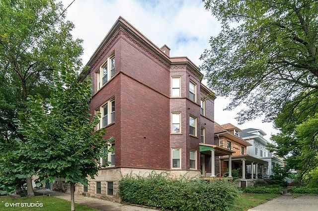 1st image of 2104 W Byron St #2W