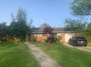 10305 Farnham Dr, Bethesda, MD 20814