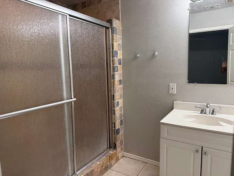 6104 Wheaton Dr — Photo 8