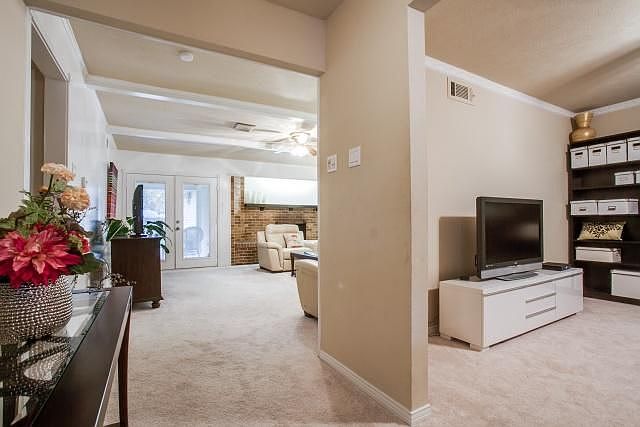 1st image of 402 Fairview Dr