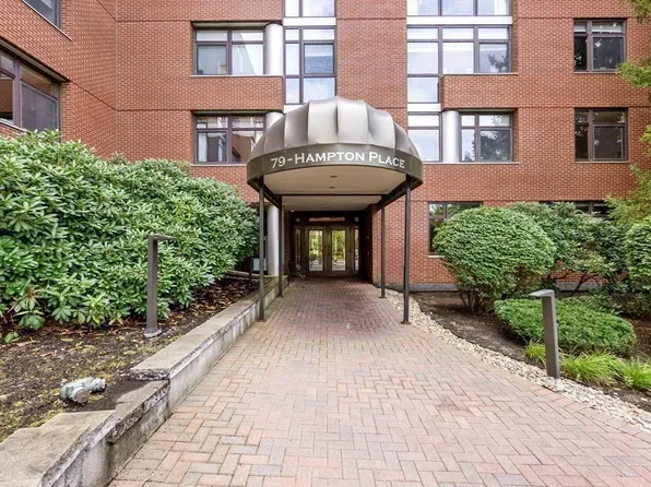 79 Florence St APT 308S, Chestnut Hill, MA 02467