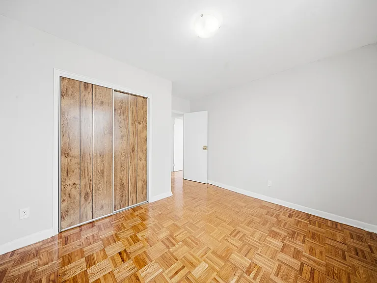 2275 Victoria Park Ave — Photo 9
