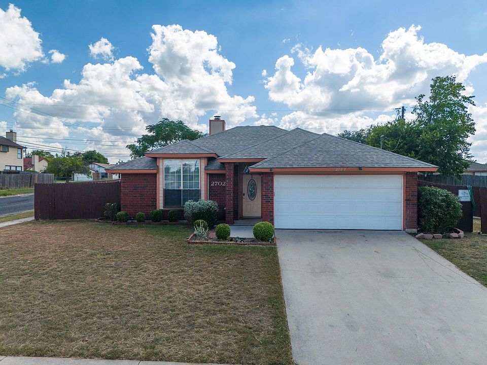 1st image of 2702 Hemlock Dr