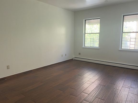 5th image of 1682 Topping Ave #3