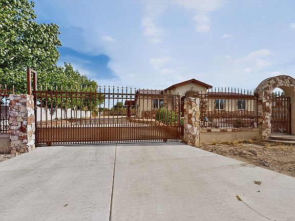 2nd image of 4008 Flora Vista Ave SW