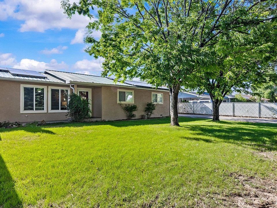 1st image of 441 Manzana Dr