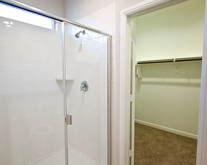 121 Hollytree Ln — Photo 10