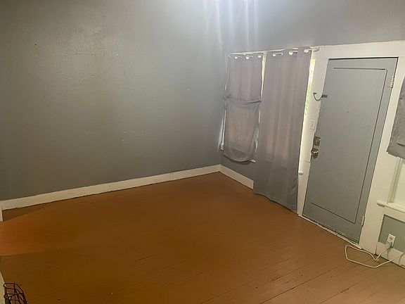 5th image of 613 W 9th Ave